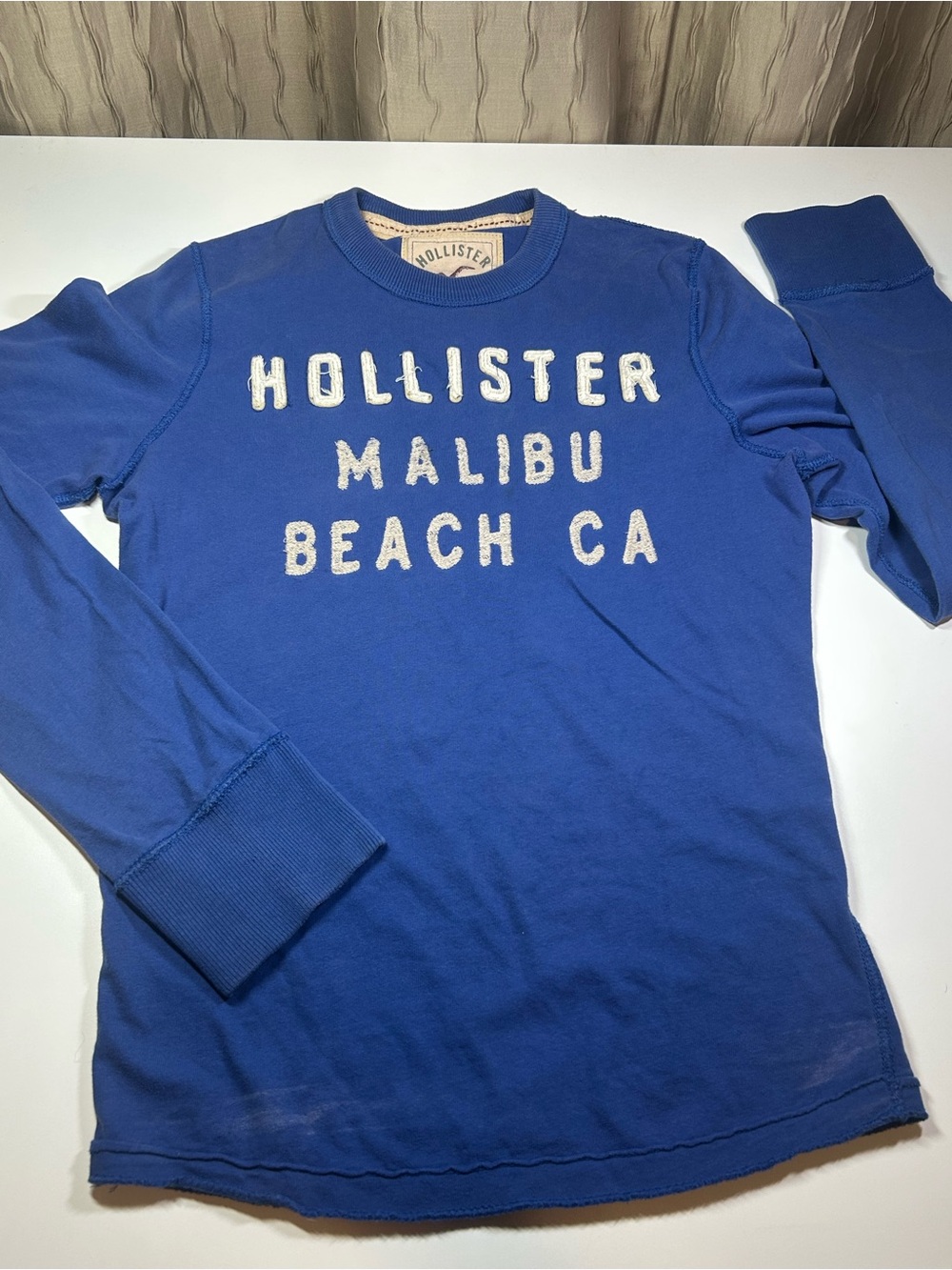 Hollister Men’s XS Long Sleeve Tee T Shirt Crew Neck 'Malibu Beach CA' Blue